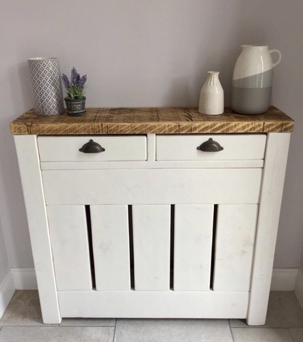 Chunky rustic farmhouse - rustic,